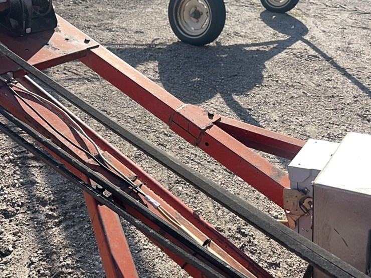 53’-x-8”-sakundiak-auger-with-10-hp-baldor-single-phase-220-electric-motor,-equipped-with-12-v-power-lift-image-24