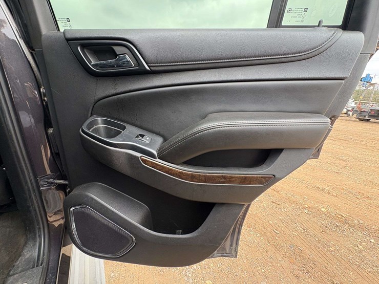 2015-chevrolet-tahoe-lt-image-20