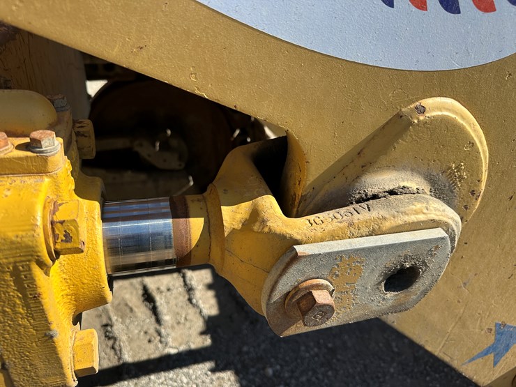 caterpillar-963-image-16