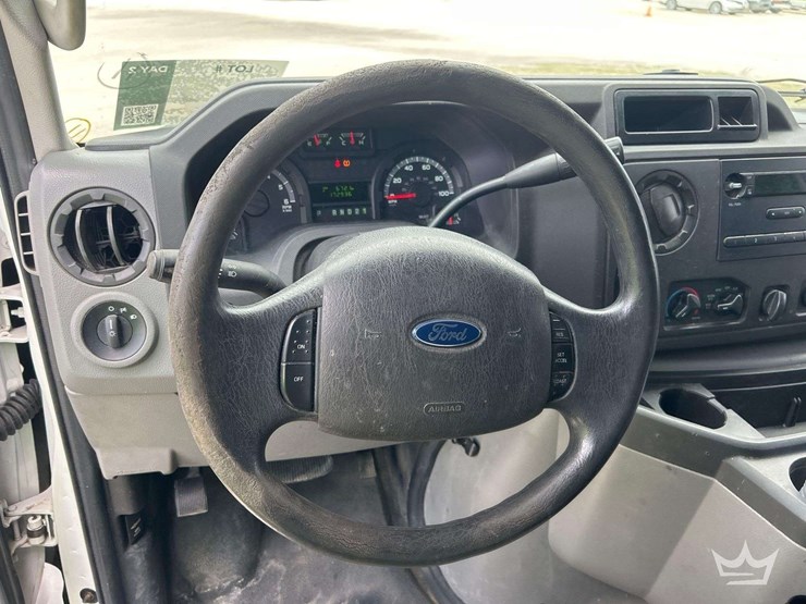 2014-ford-cargo-image-11