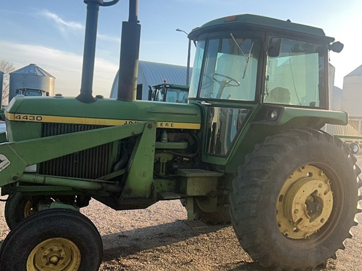 john-deere-4430-image-39