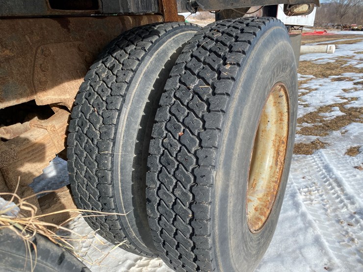 1991-ford-l9000-image-24