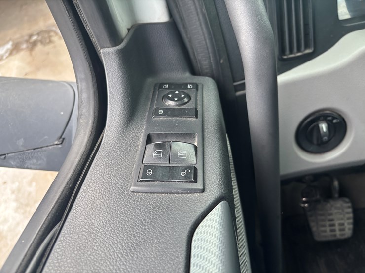 2018-freightliner-cascadia-126-image-44