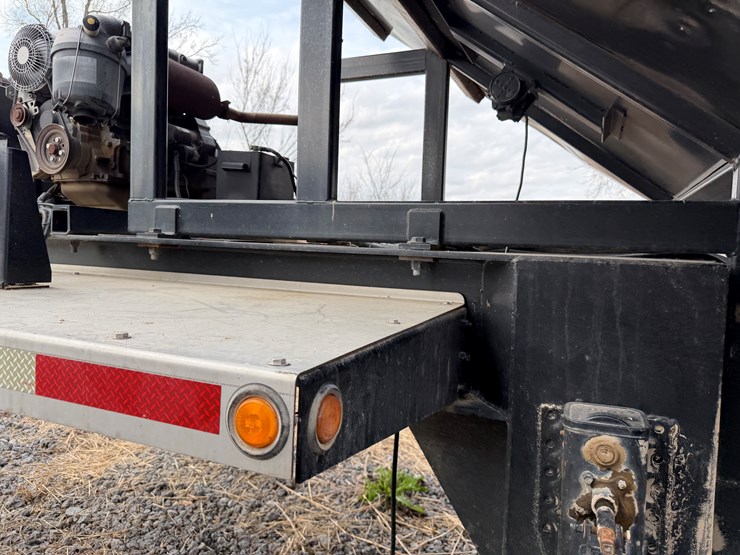 #40962-•-2013-magnolia-/-adams-t/a-fertilizer-tender-trailer-image-36