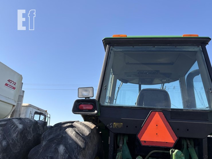 1992-john-deere-4960-image-17