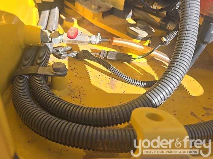 2018-komatsu-d51px-24-image-70