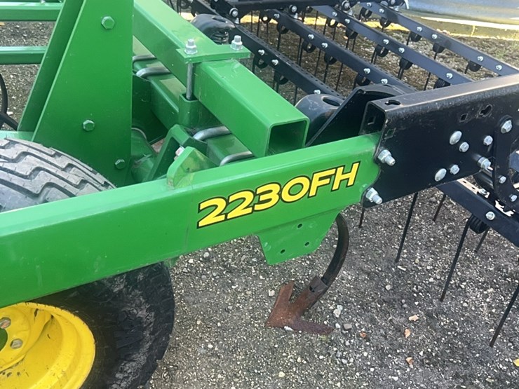 2024-john-deere-52-image-1