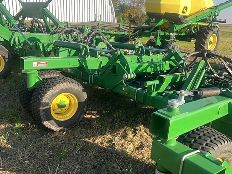 2018-john-deere-1910-image-94