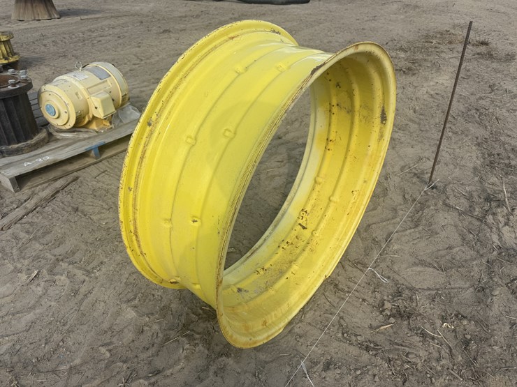john-deere-rear-rim-38xwh14l-image-2