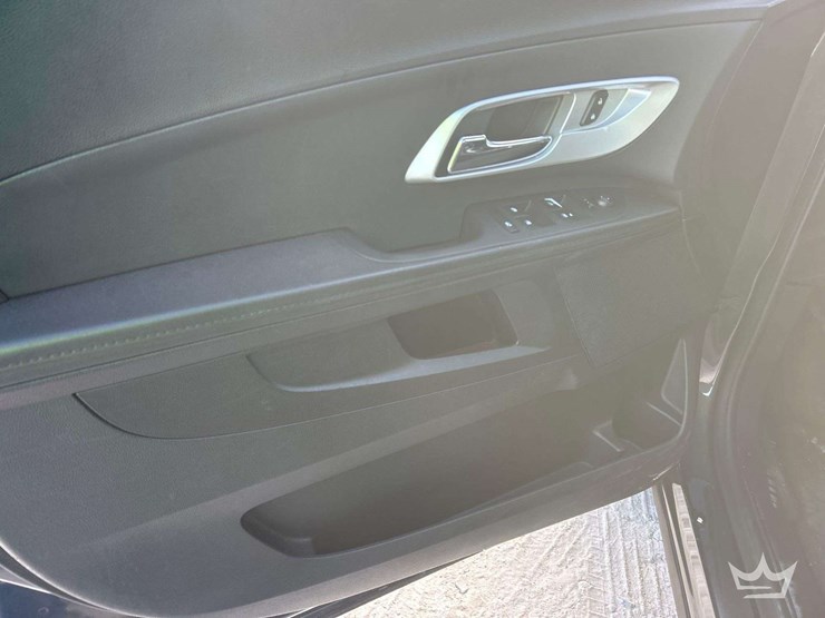 2017-chevrolet-equinox-image-10