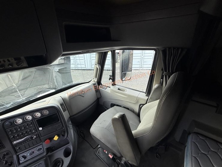 2017-international-prostar-image-48