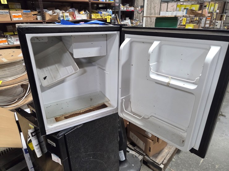 #5396-•-heater,-fridge,-microwave,-and-printer-image-6