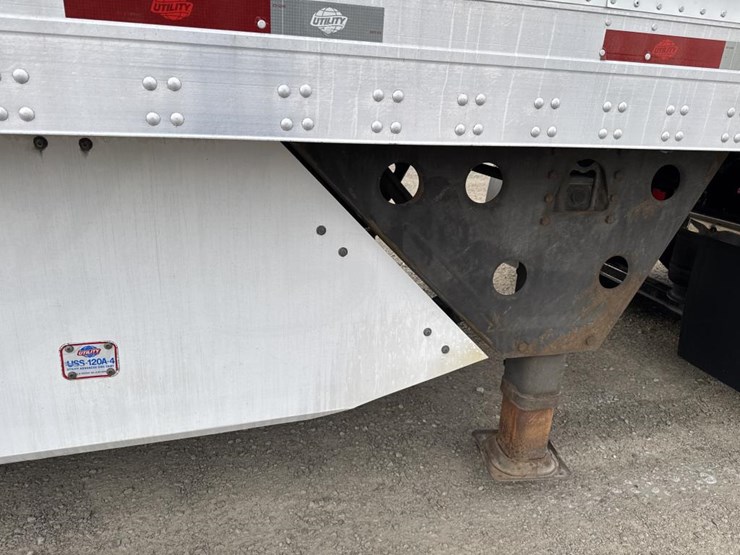 2019-utility-53'-image-10