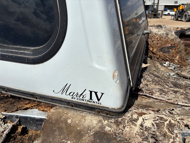 #1716-•-small-truck-camper-shell-image-7