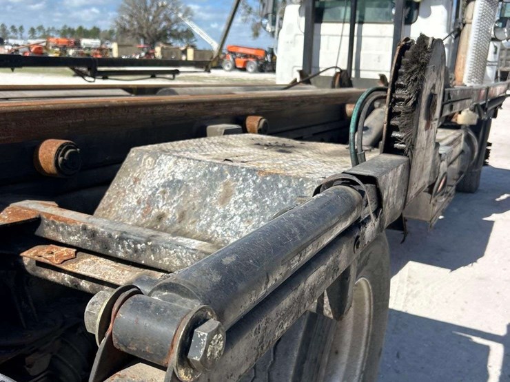 2001-mack-rd688s-image-26