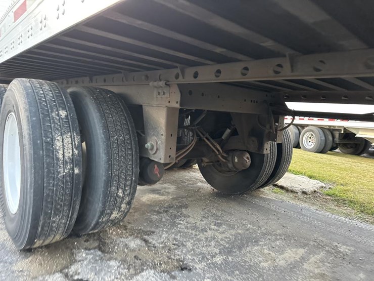 2019-utility-53'-image-10