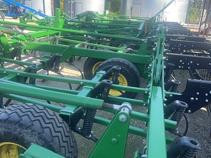 2024-john-deere-52-image-43