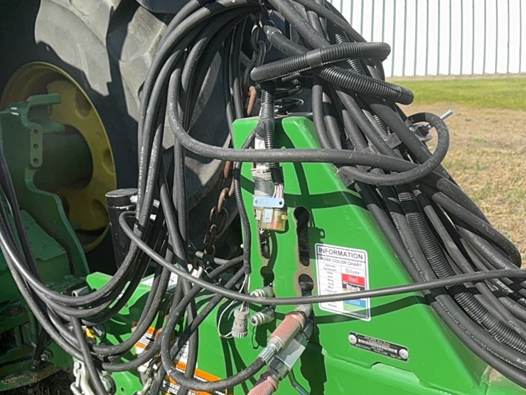 2023-john-deere-h-image-34