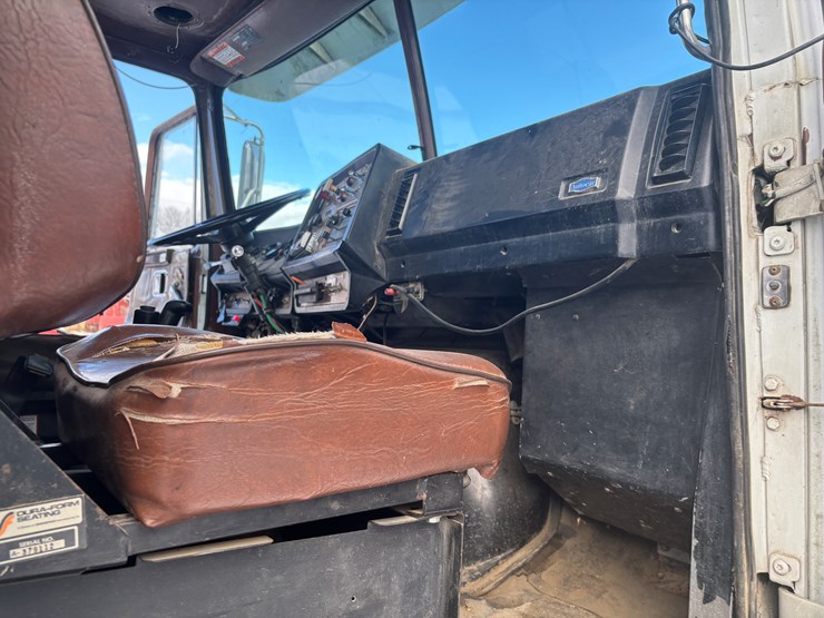 1989-cummins-855-image-43