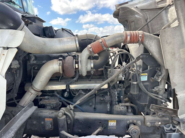2001-mack-rd688s-image-9