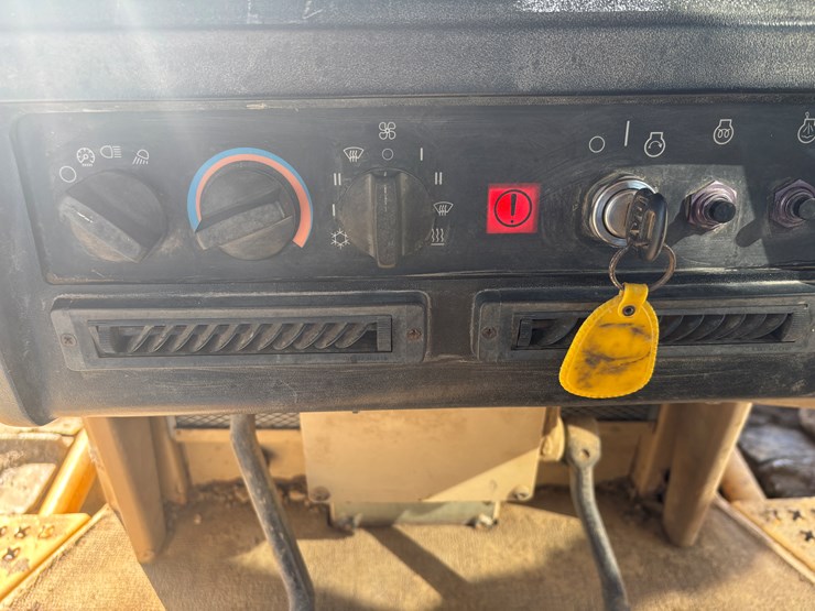 caterpillar-d6m-image-36