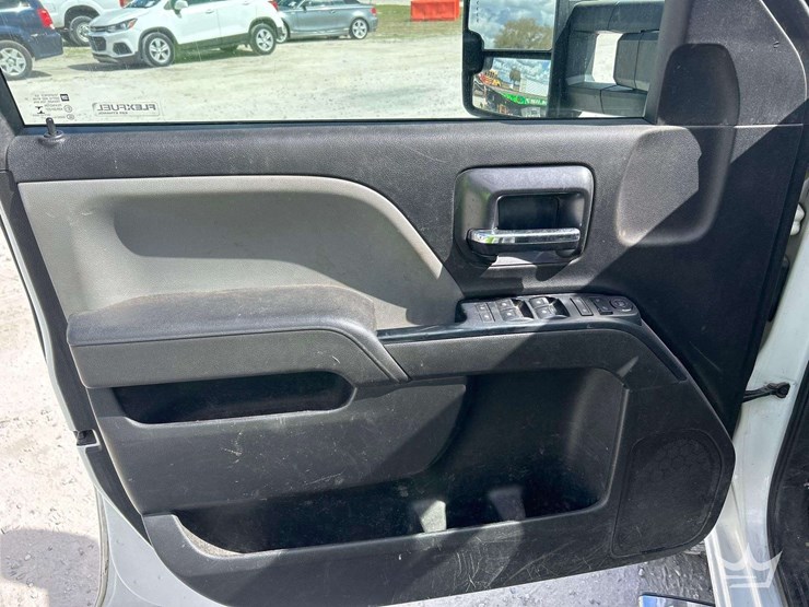 2017-gmc-sierra-2500-image-14