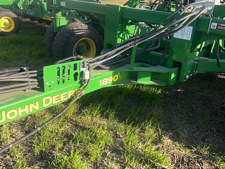 2018-john-deere-1910-image-70