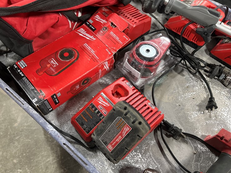 #5448-•-misc.-milwaukee-tools-w/-rolling-cart-image-6