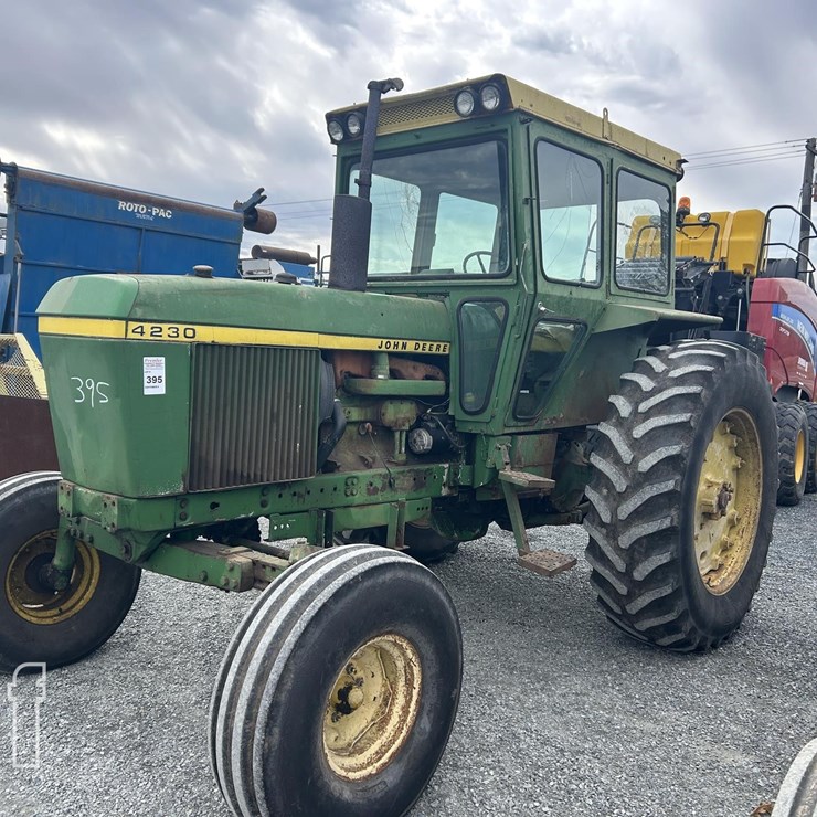 JOHN DEERE 4230