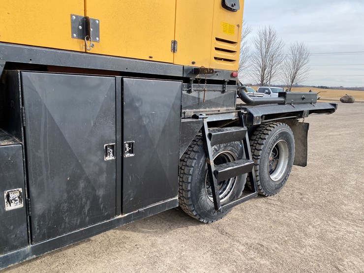 1999-mack-rd690s-image-27