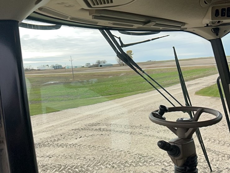 2014-john-deere-s680-image-126