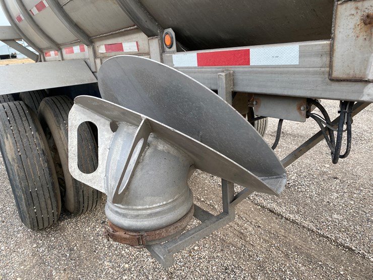 #500-•-2012-northern-8,500-gallon-semi-manure-tanker-(has-wi-title)-(waupun,-wi)-image-47