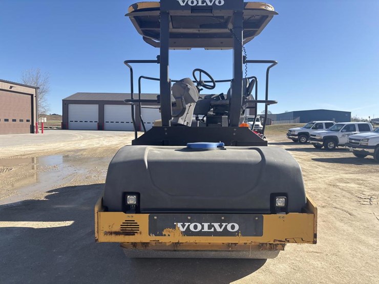 2013-volvo-dd110b-image-6