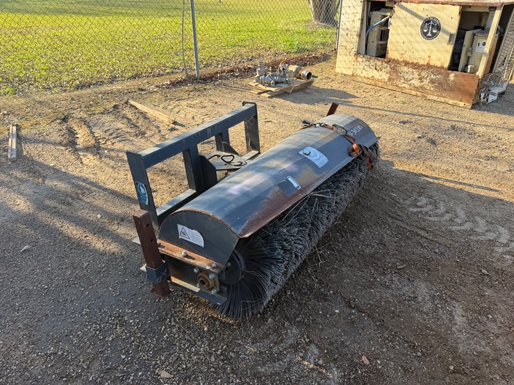 #3641-•-sweeper-attachment-image-2