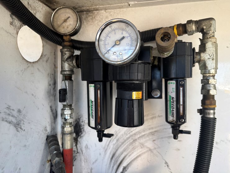 2011-miller-bobcat-225-image-75