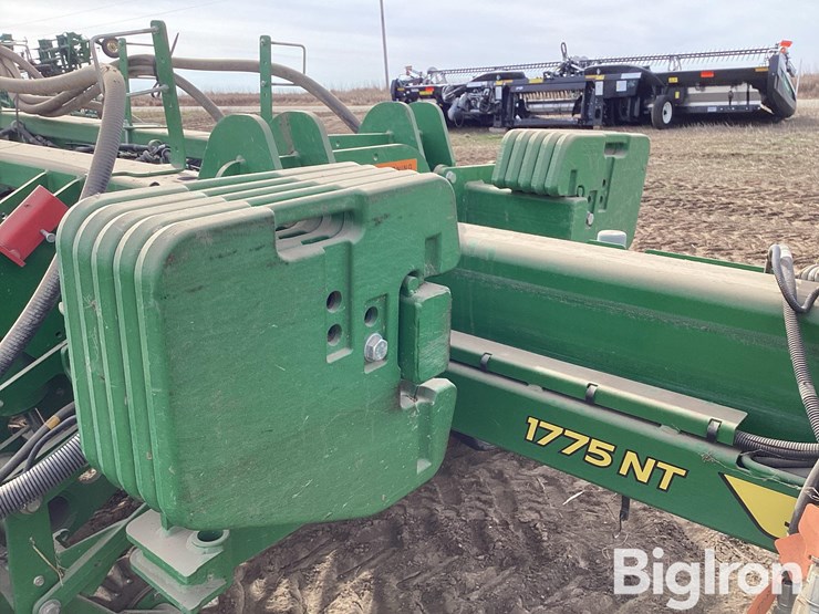 2022-john-deere-1775nt-image-14