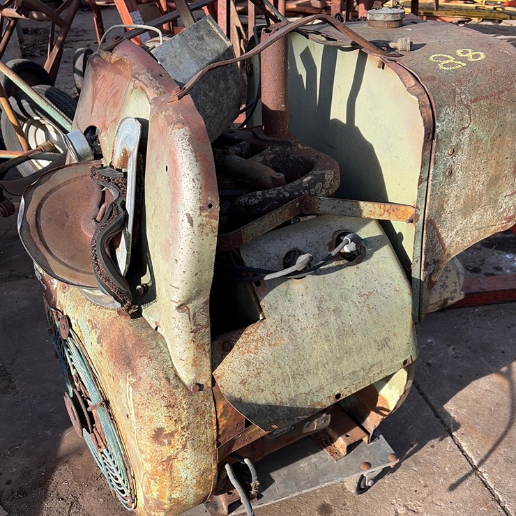 #88 • Wisconsin V4 gasoline tire unit with hydraulic motor