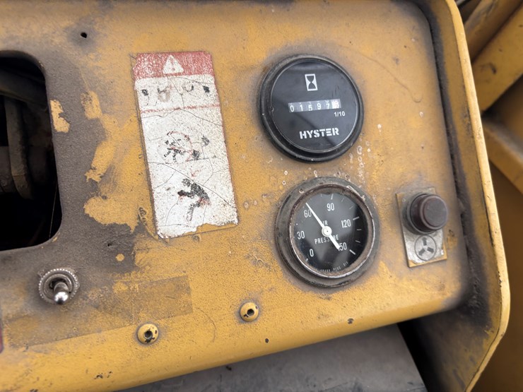 #2302-•-hyster-275-forklift-image-37