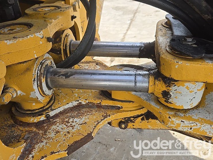 2010-deere-310sj-image-52