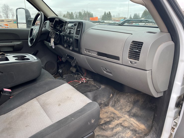 2008-gmc-3500-image-47