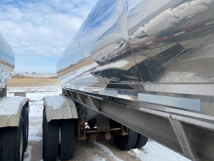 1990-walker-tanker-image-6