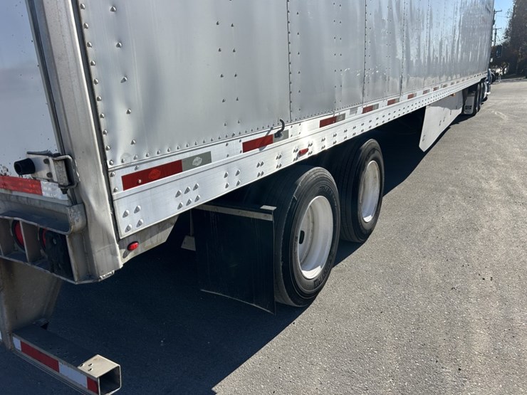 2014-utility-53'-image-26