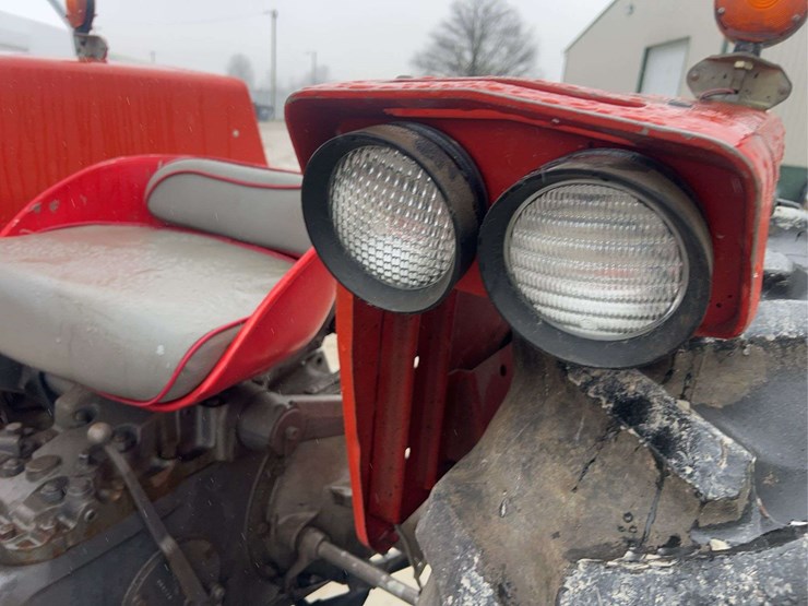 massey-ferguson-135-image-45