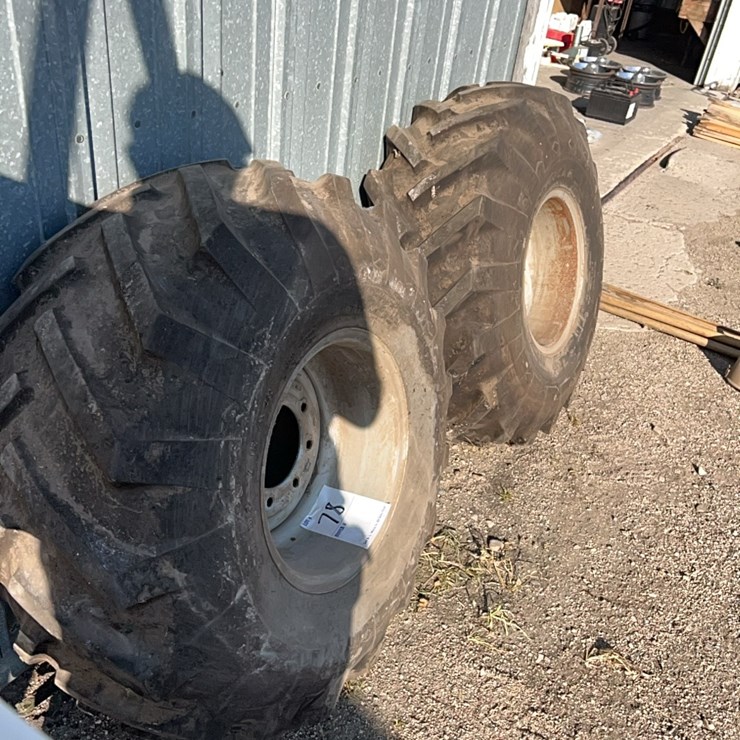 Excellent set of grip tires, size is 16.5 L – 16.1.  Came off of versatile or John Deere self propelled swather, always been stored inside