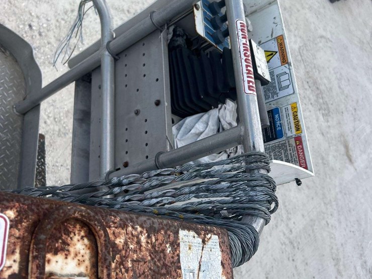 2009-ford-f550-image-27