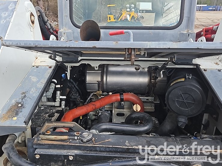 2017-takeuchi-tl12r2-image-21