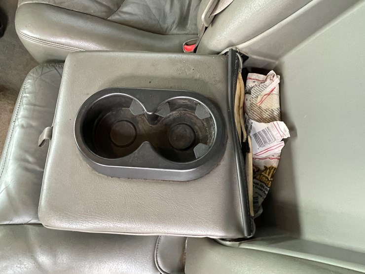 2006-chevrolet-suburban-image-20