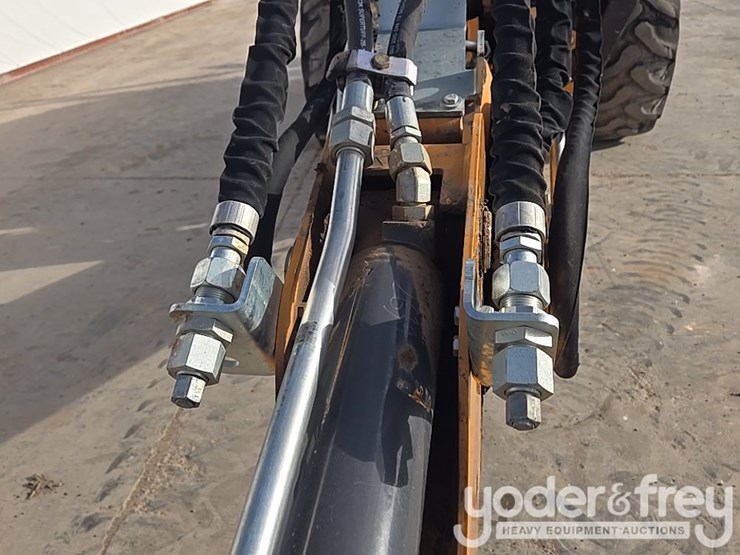 2022-case-590sn-image-38