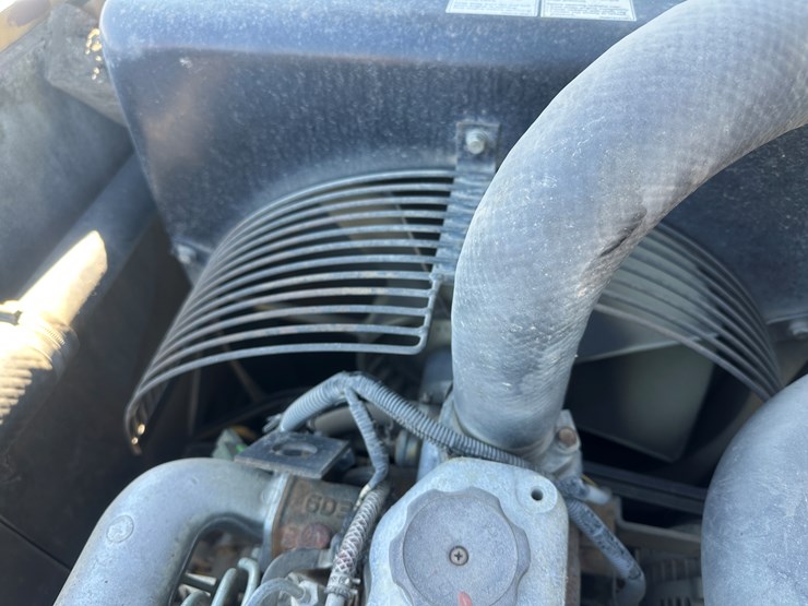 new-holland-eh215-image-54