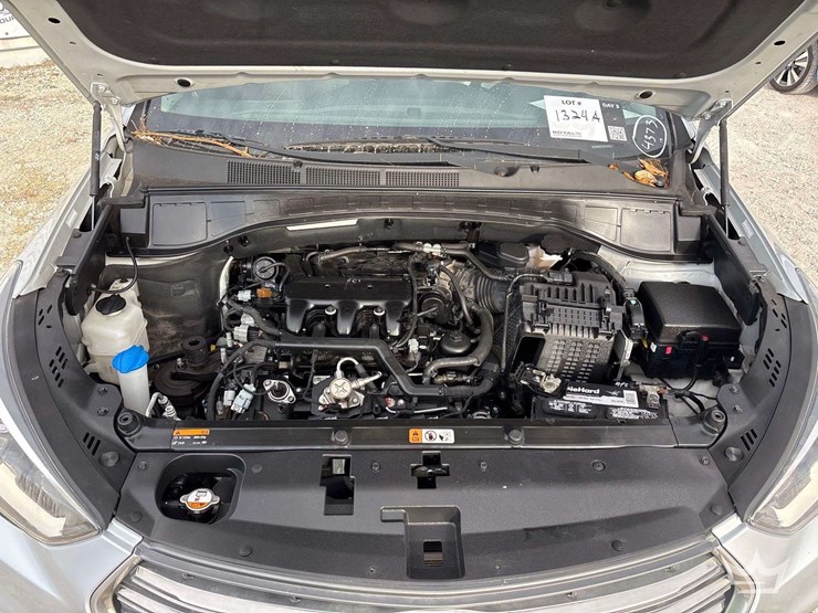 2017-hyundai-santa-fe-image-6